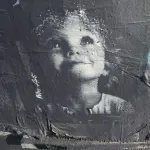 SF Mission Mos Art child looking up ph Amanda