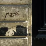 Miss.Tic Pris on stone