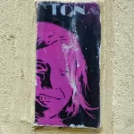 tona Hamburg smiling tile