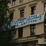 DE Berlin Refugees Welcome banner