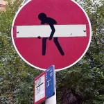 DE Berlin carrying bar on sign
