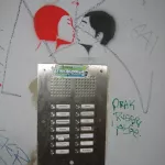 DE Berlin kissing
