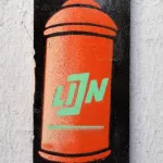 DE Hamburg LIN spray can on wood