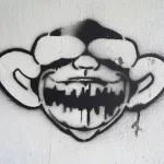DE Hamburg monkey big teeth