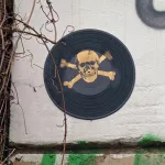 DE Hamburg skull cross bones vinyl