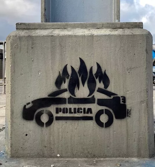 CO Bogota nTc Policia car on fire