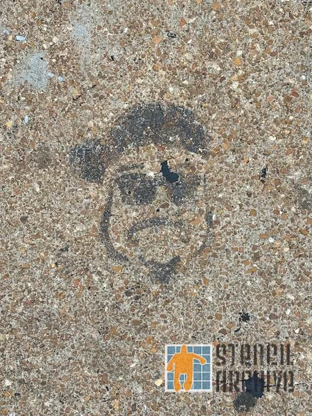 MO St. Louis goatee and glasses