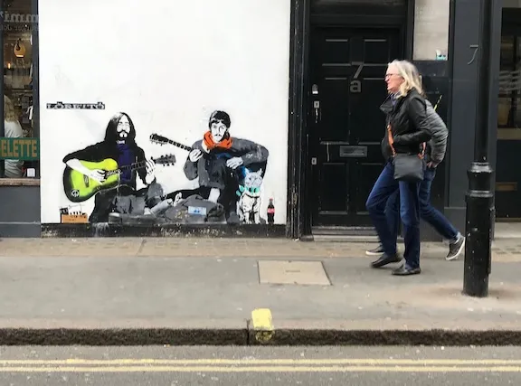 LORETTO UK London John and Paul busking