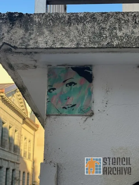 CH Lausanne face on tile 02