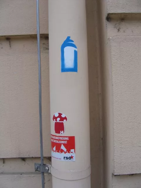 AT Vienna spray can and mushroom