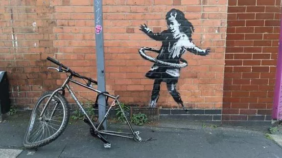 Banksy UK Nottingham hula tire