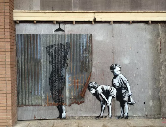 Banksy UK Dismaland peekinginshower