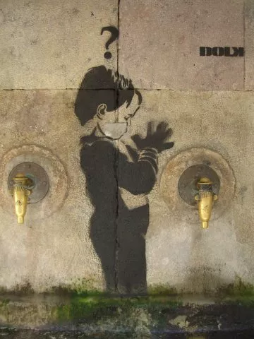 Dolk Barcelona curious child