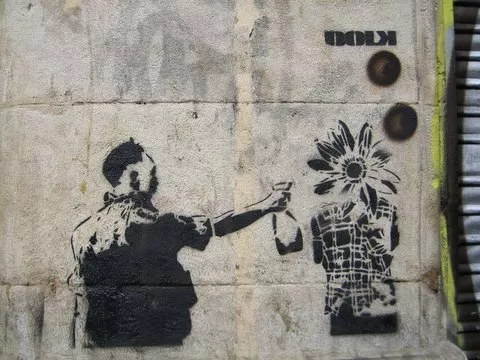 Dolk Barcelona watering flower