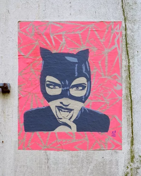 Liz Art Hamburg-Berlin catwoman pulling lip