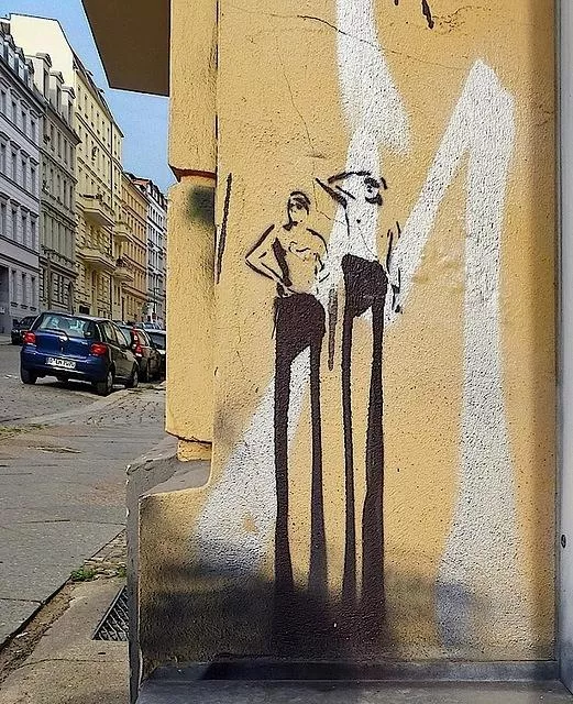 DE Berlin long legs looking