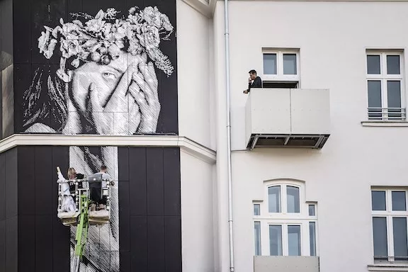 Snik on the wall