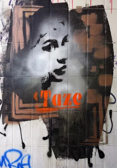 taze looking right ph TXMX