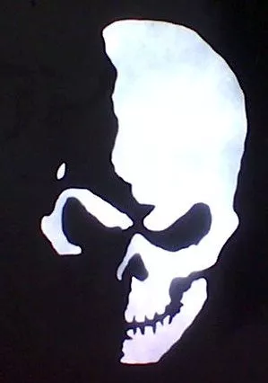 UKTozeSkull02