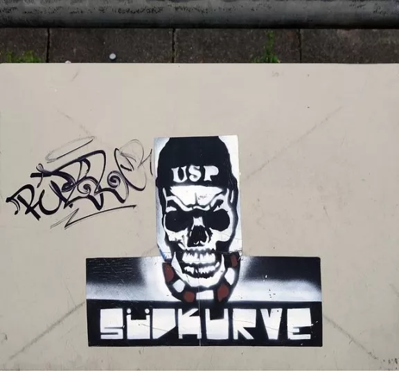 USP Hamburg SUDKURVE skull