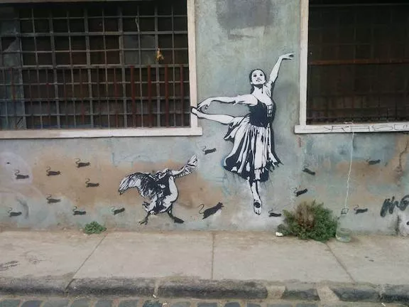Blek Chile dancer with bird