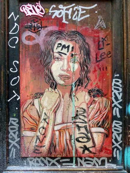 C215 FR Marseille hands on shoulders photo TXMX