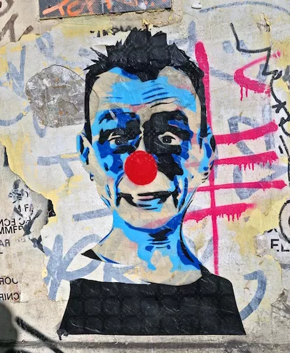 Mimi the Clown Berlin straightahead