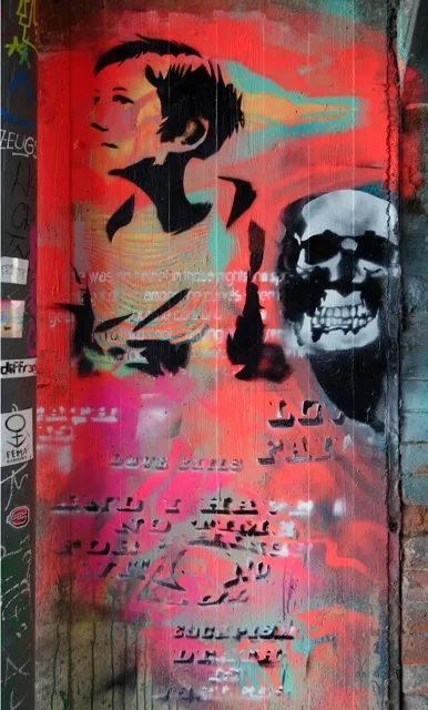 unklar thin person with skull