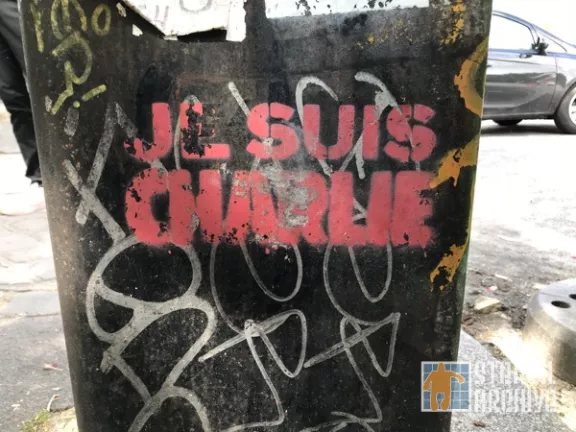 FR Paris Square Jean XXIII JE Suis Charlie