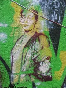 FR Paris woman looking left