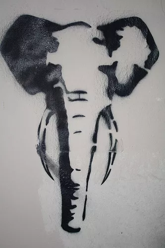 FR Paris elephant