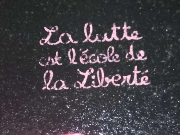 FR La Lutte text