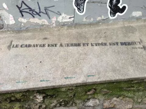 FR Paris Cadavre est a terre