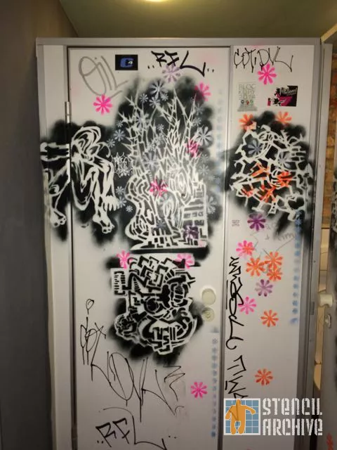 DE Berlin Buchhandlung Cafe Bathroom
