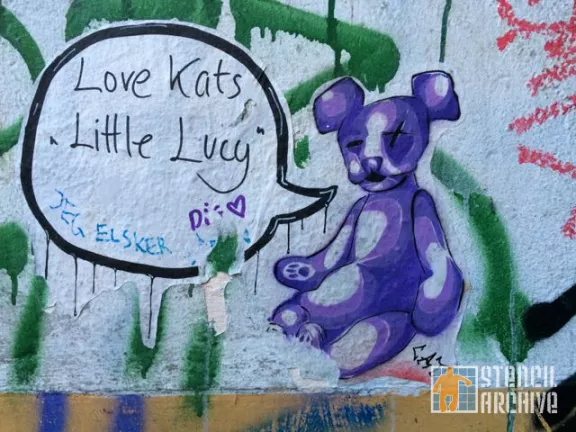 DE Berlin CAT one-eyed bear