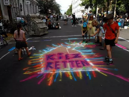 DE Berlin Kiez Retten cut out