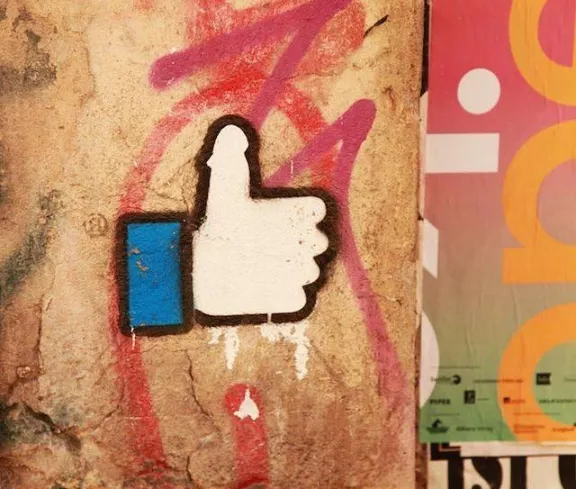 DE Berlin thumb up ph J Rojo for BSA