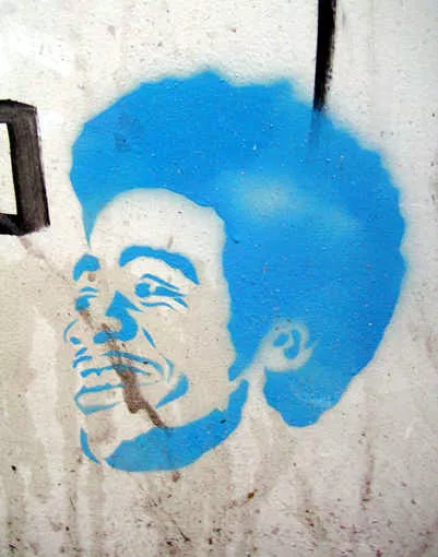 DE Berlin smiling 03