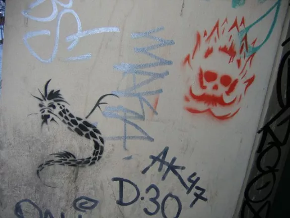 DE Berlin dragon and skull