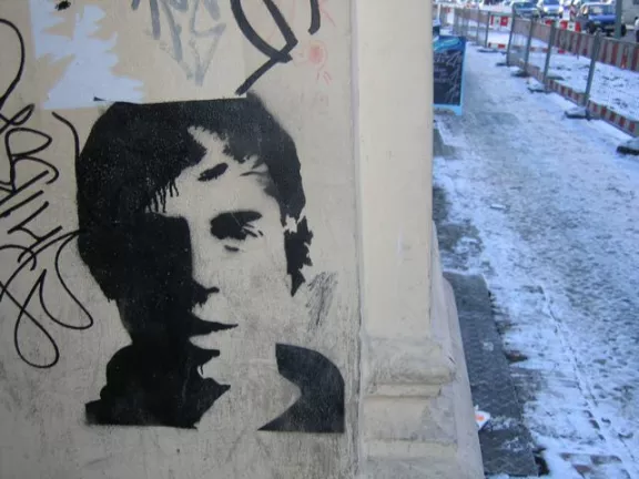 DE Berlin face 05