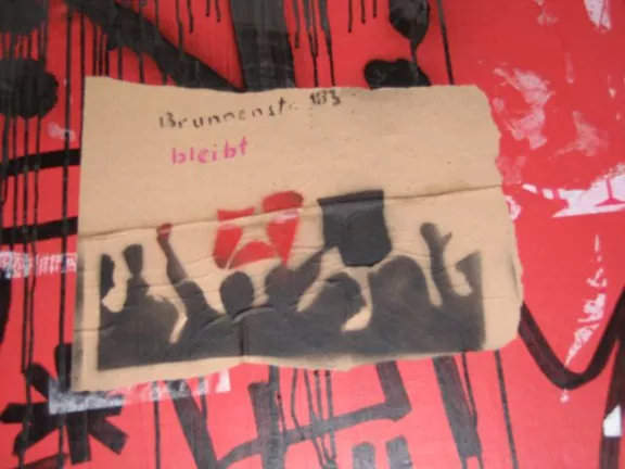 DE Berlin red star flag