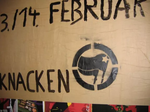 DE Berlin ANTIFA flags