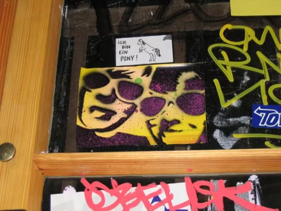 DE Berlin two faces sticker