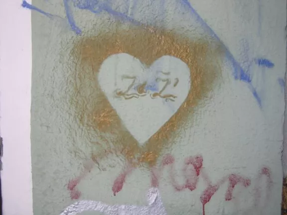 DE Berlin gold heart