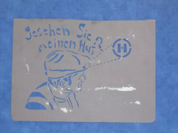 DE Berlin lost hat cut out