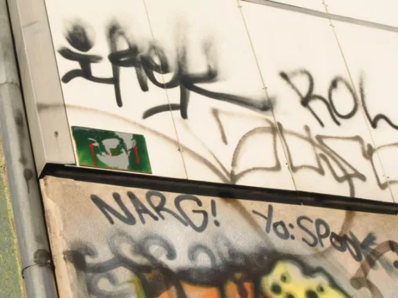 DE Berlin face 04
