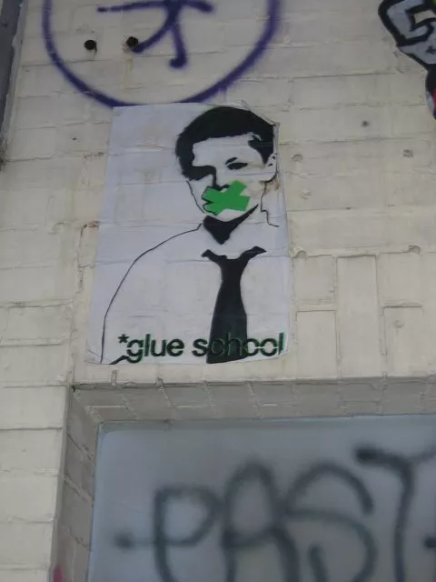 DE Berlin Glue School