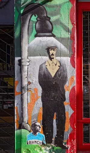 DE Berlin Man Open mouth