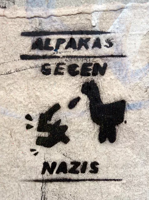 DE Hamburg Antifa ALpakas