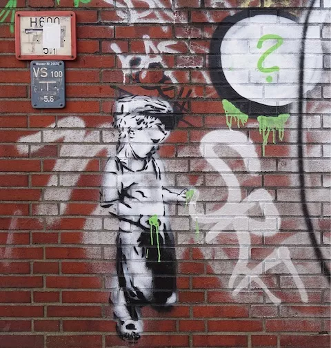 DE Hamburg Child w. green goop